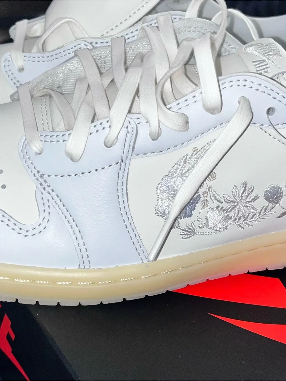 NWT nib 11 floral Jordan Air Jordan 1 Retro Low OG Sail/Off White/Coconut Milk